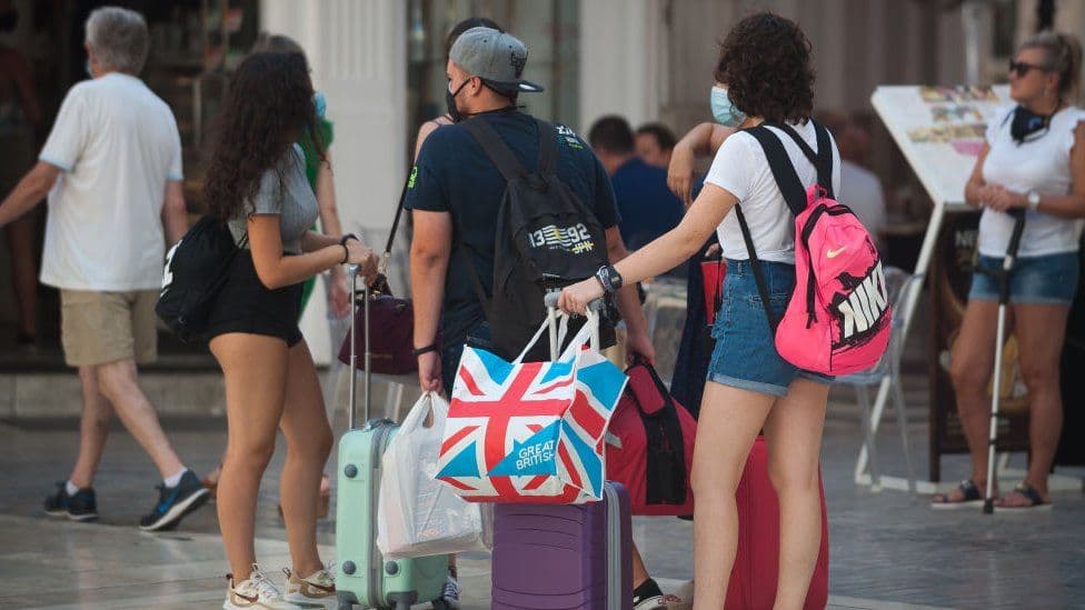 UK Tourists Now Need To Show Proof Of Accommodation & Invitation Letter To Enter Spain