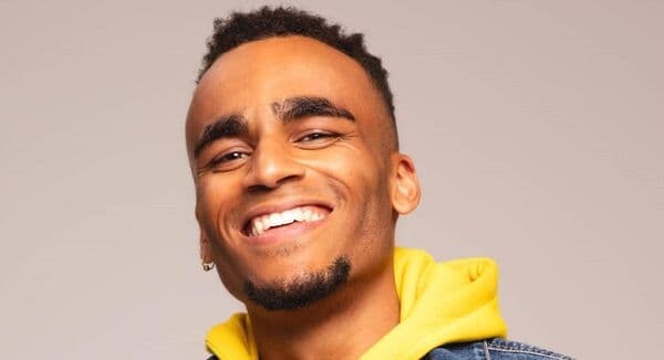 Munya Chawawa Teams Up With Netflix For His Brand New ‘Netflix News’ Show!
