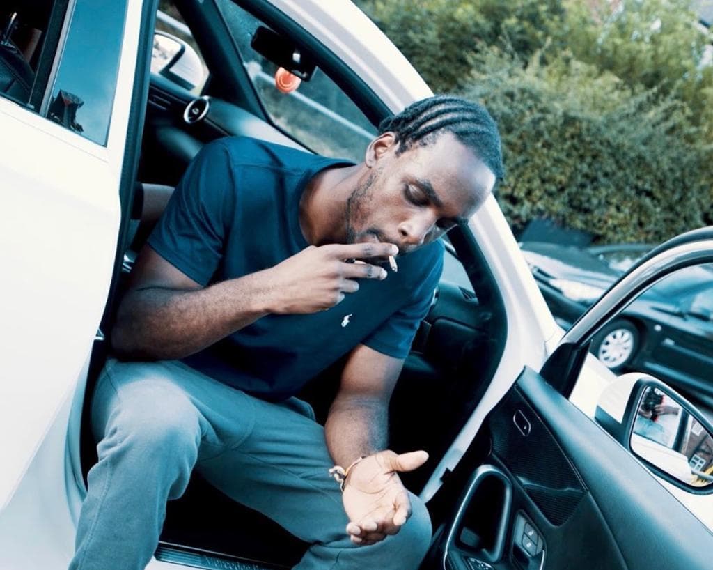 A MXLLY DEBUTS WITH HEADBANGER, ‘INTRO’