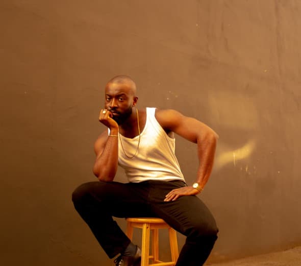 Kwaku Asante Shares Feel-Good Sizzler “Feel Something”