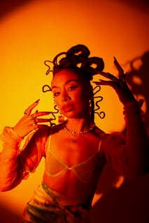 Toronto’s A l l i e Gifts Listeners With ‘Tabula Rasa’