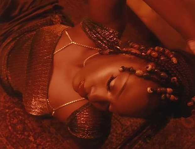 Tems Unveils Summer-Infused Sizzler “Crazy Tings”