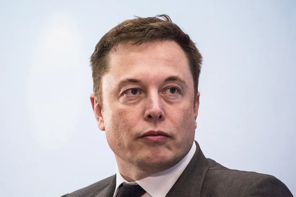 Elon Musk Says He Will Buy Manchester United