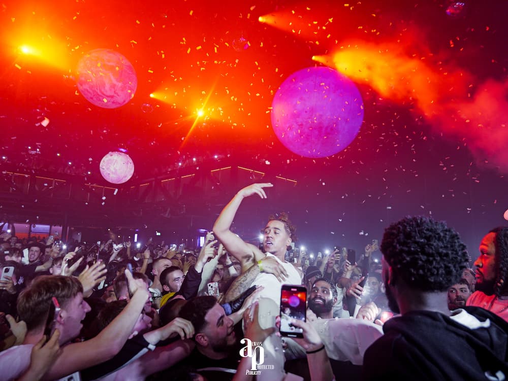 Review : Nafe Smallz Lights Up London’s Outernet For Sold-Out Headline Show