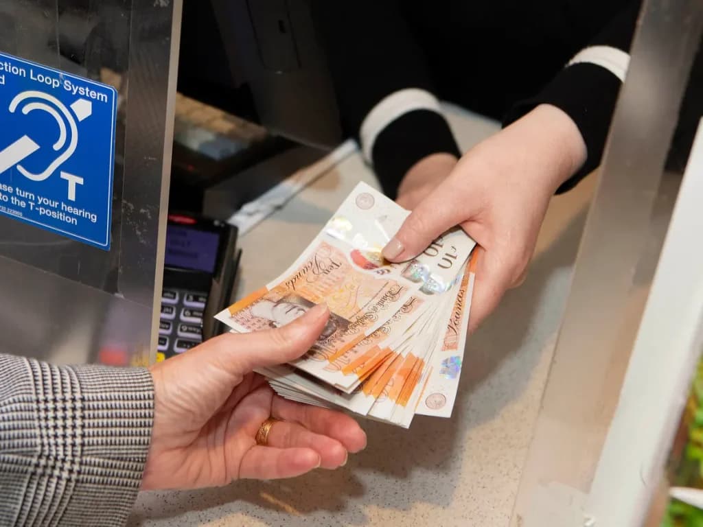 Man Who Was Told To Keep £122k Mistakenly Given To Him By Bank Now Asked To Return It