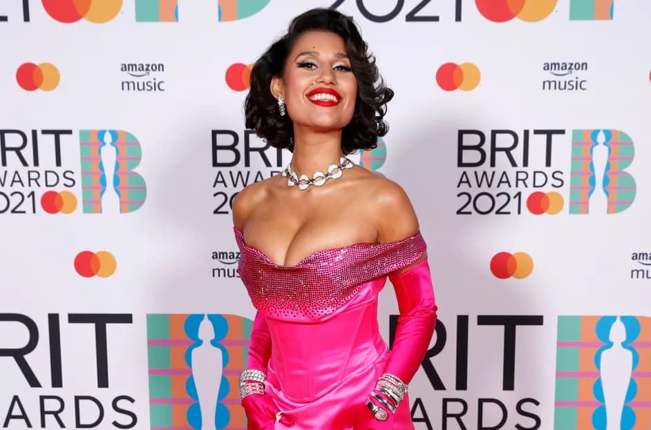 Raye Makes BRITS History For Most Awards Won In Any One Year – Taking Home Six Prizes