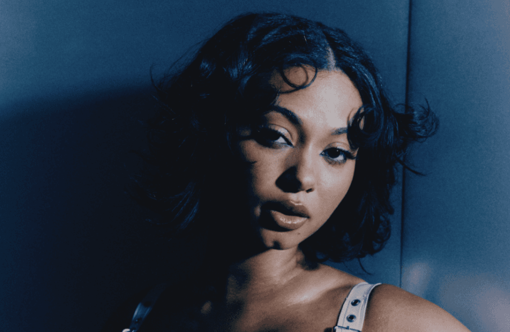Taylah Elaine Delivers New Single ‘Look At Me’
