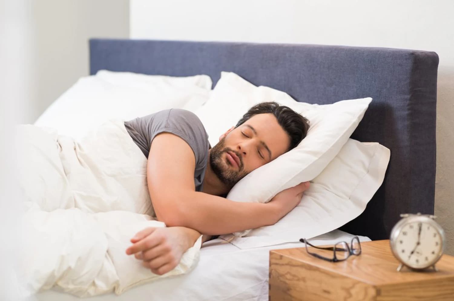 Half Of UK Single Men Change Their Bedsheets Every Four Months